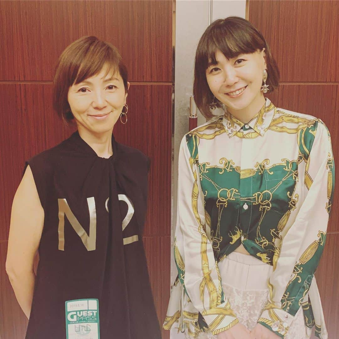 渡辺満里奈さんのインスタグラム写真 - (渡辺満里奈Instagram)「大人フェス、ザ・プリンスパークタワー東京での東京ミュージッククルーズに行ってきました✨ @akikojazz  akikoのライブと土岐麻子ちゃんのライブを楽しみました。 あっこちゃんの歌声は本当に素敵で夢の中にいるみたいな気分。 土岐ちゃんの魅力的な歌声も、堪能。「おてもやん」ジャズバージョンもすごくハマってて素晴らしかった！！ お酒飲みながら、のんびり楽しむ音楽、サイコー！ ★ @tokiasako  #tmc #tokyomusiccruise  #プリンスパークタワー東京  #結婚式以来のボールルーム😂 #明日もあるよ」8月16日 21時26分 - funnyfacefunny