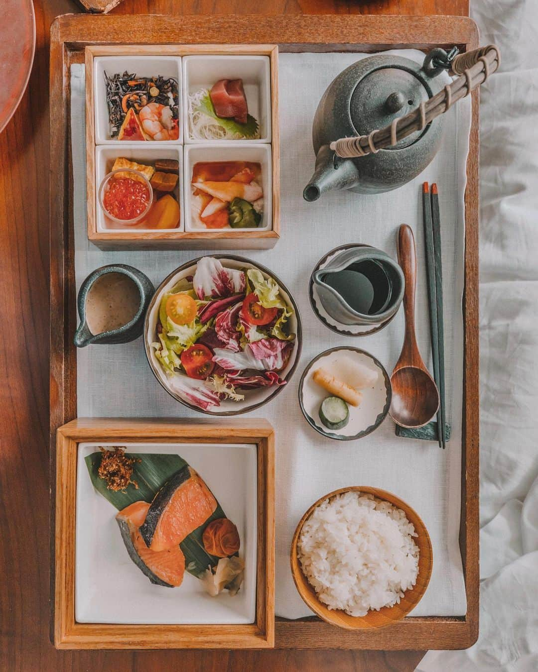 Andaz Tokyo アンダーズ 東京さんのインスタグラム写真 - (Andaz Tokyo アンダーズ 東京Instagram)「For those lazy mornings, breakfast in-room is always a good idea. 📸 Special thanks to @connieandluna」8月16日 21時27分 - andaztokyo