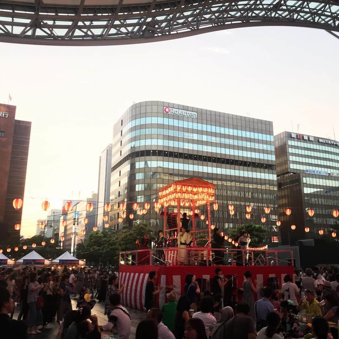 TOGGYさんのインスタグラム写真 - (TOGGYInstagram)「夕刻より博多駅の夏祭りへ。  #盆踊り #bondance #hakata #fukuoka #japan」8月16日 21時23分 - dj_toggy