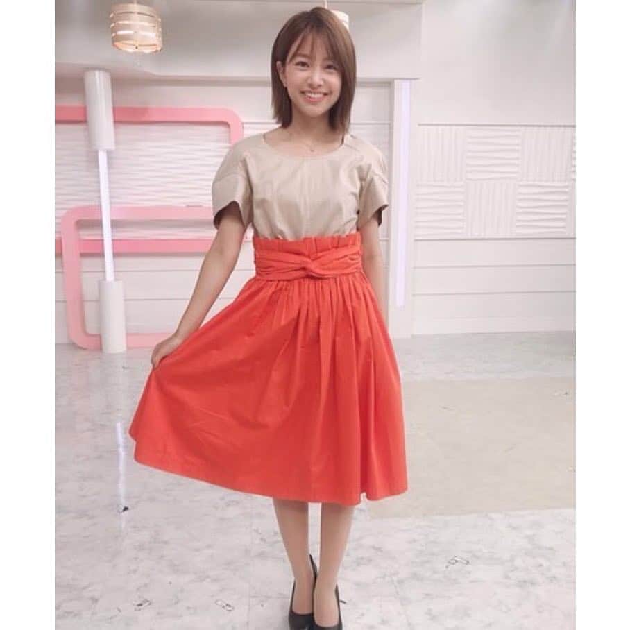 Black Moutonさんのインスタグラム写真 - (Black MoutonInstagram)「* 中川絵美里さんがバイカラーワンピースを着用してくださいました。  #中川絵美里 #ブラックムートン #BlackMouton #ootd #outfit #coordinate #fashion #code #fashiongram #photooftheday #instagood #shooting #fashionshooting #style #fashionphotography #instalike #instafashion #creativedirection #fashionportrait #fashionstory #girlsstyle」8月16日 21時34分 - black_mouton_official