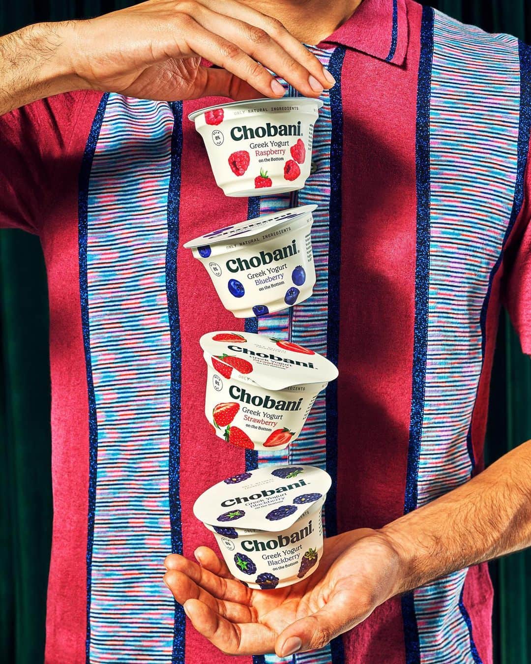 Chobaniのインスタグラム：「Some berries are red, and some berries are blue. Which berry flavor is for you? 🍓🍒 📷 @grantcornett」