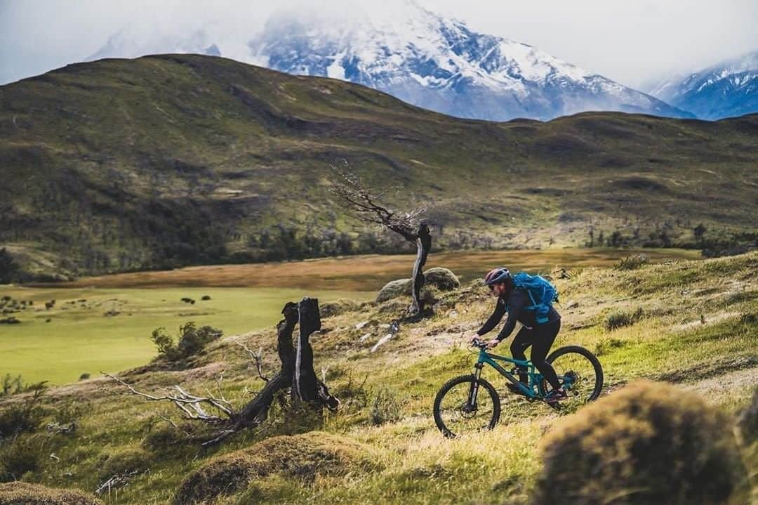 REIさんのインスタグラム写真 - (REIInstagram)「When you travel with REI, you're in for a rip-roaring good time.  Photo: @heath_lh in #Chile. #OptOutside」8月16日 21時45分 - rei