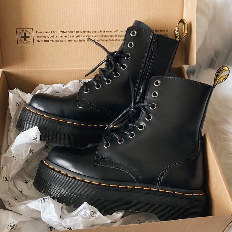 ドクターマーチンさんのインスタグラム写真 - (ドクターマーチンInstagram)「Just in time for the weekend. Which pair of Docs are you heading out in?」8月16日 21時52分 - drmartensofficial