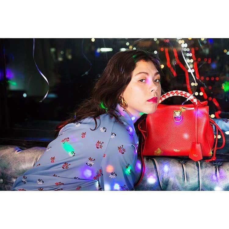 エモン・久瑠美のインスタグラム：「@voguegirljapan for @mulberryengland ❤️」
