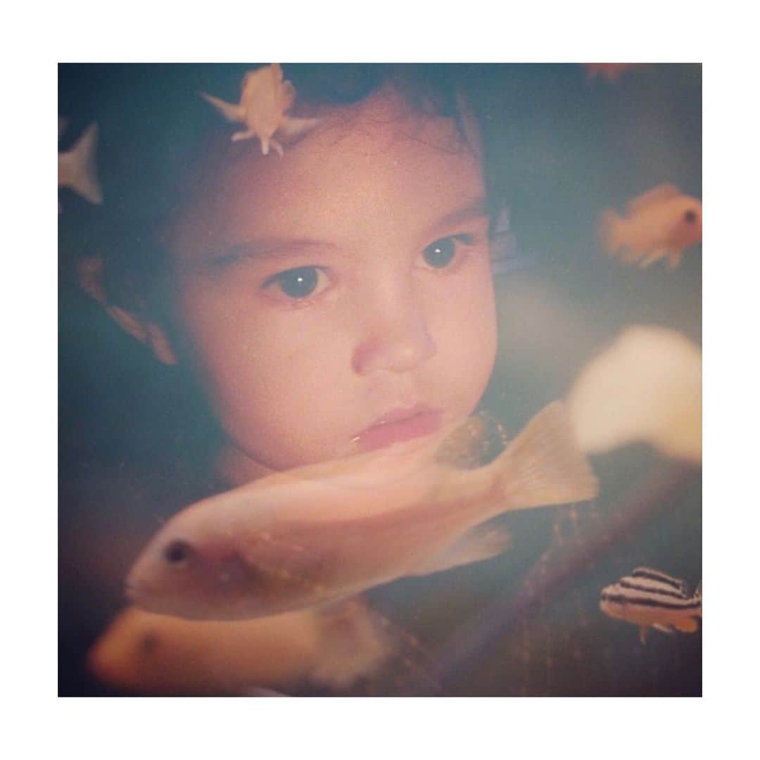 リード・モラノのインスタグラム：「9 years of TOTAL PARTY. Still can’t believe the coolest dude on earth came outta me. happy birthday, bug.  You are the 🔥 #bffs4eva #fletchlives」