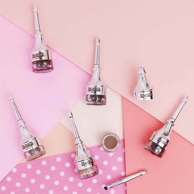Benefit Cosmetics UKさんのインスタグラム写真 - (Benefit Cosmetics UKInstagram)「Give your brows some WOW with this beauty! Who else can't get enough of ka-BROW for the ultimate bold brow?! #benefitbrows #benefit #beauty #kabrow . . . 📷 Image Description: Various Ka-brows on a multi-pink background」8月16日 21時51分 - benefitcosmeticsuk