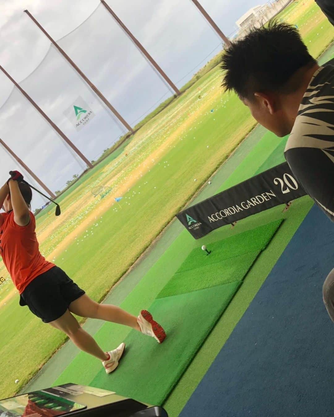 中村紀洋さんのインスタグラム写真 - (中村紀洋Instagram)「前日、娘たちと打ちっ放しへ⛳️ . 次女は本格的に頑張っているので一緒に練習しました！ . #ゴルフ#打ちっ放し」8月16日 22時01分 - nakamura_norihiro5
