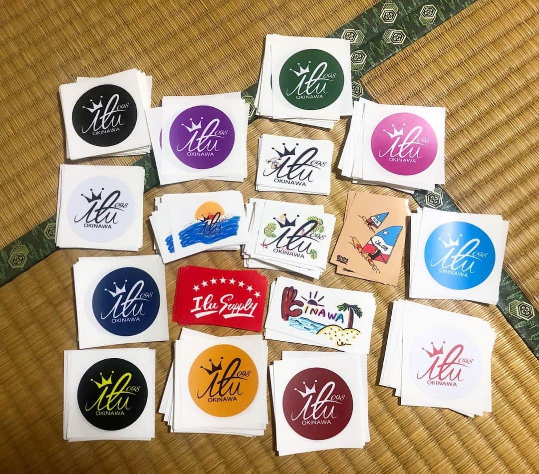 original brand 【ilu098】さんのインスタグラム写真 - (original brand 【ilu098】Instagram)「『貼印』 新顔さんと古株さん 揃って製作完了です。 17日より沖縄店で発売開始！ アイルのステッカー ¥250- #ilu098 #Okinawajapan #沖縄産 #MadeinOkinawa #ステッカー #畳」8月16日 21時57分 - ilu098