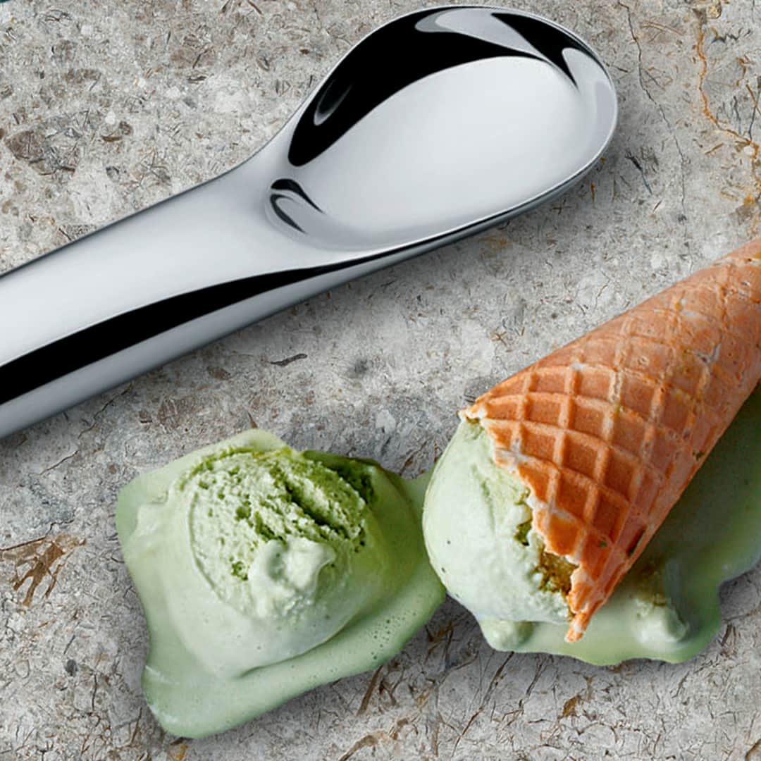 アレッシィさんのインスタグラム写真 - (アレッシィInstagram)「Eat the season! Valerio Sommella’s Koki ice cream scoop is the ideal match for fresh and fruity flavour.」8月16日 22時00分 - alessi_official