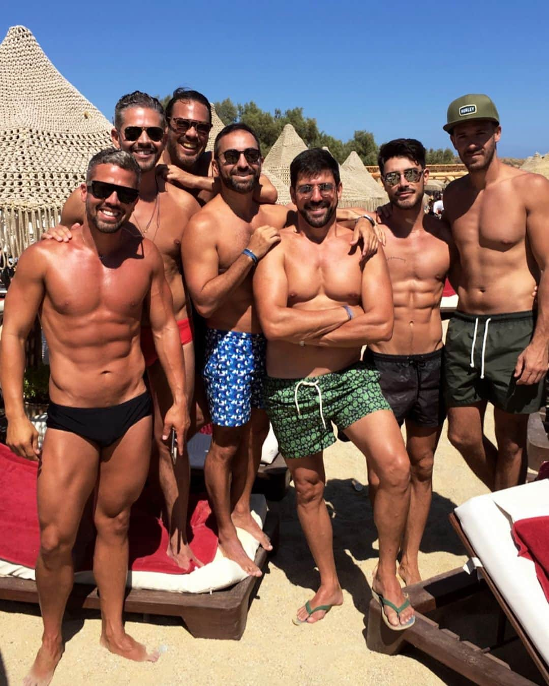 Rodner Figueroaさんのインスタグラム写真 - (Rodner FigueroaInstagram)「Boys will be boys!!! 🧿🇬🇷 @ernestomathies @ramonaulart @leandrobarbuscio @dcasadesus @leolugon @pichuvm #mykonos #agiaanna #summer2019 #rodnerfigueroa」8月16日 22時03分 - rodnerfigueroa