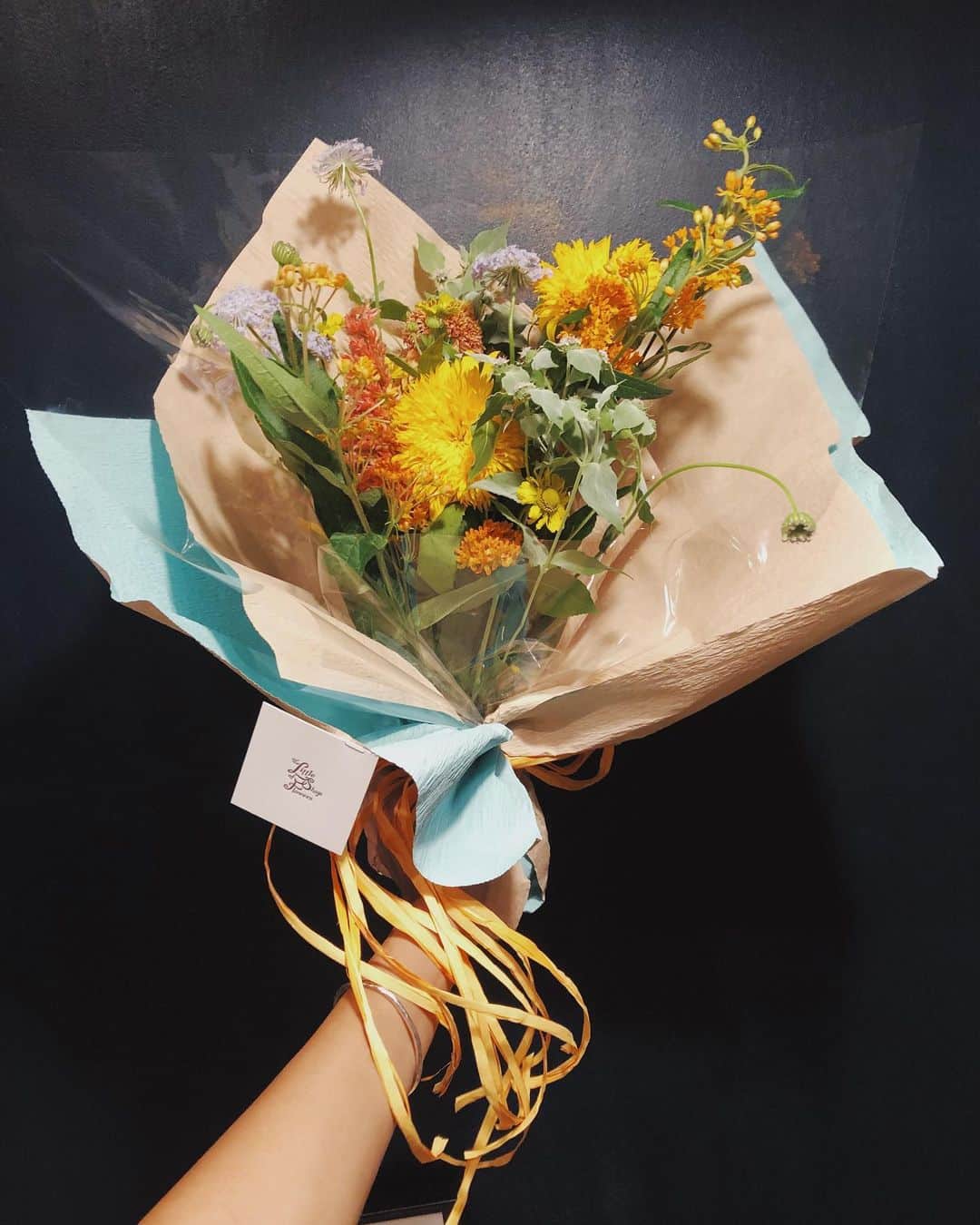 松本瞳のインスタグラム：「. 😏💐✨ .」