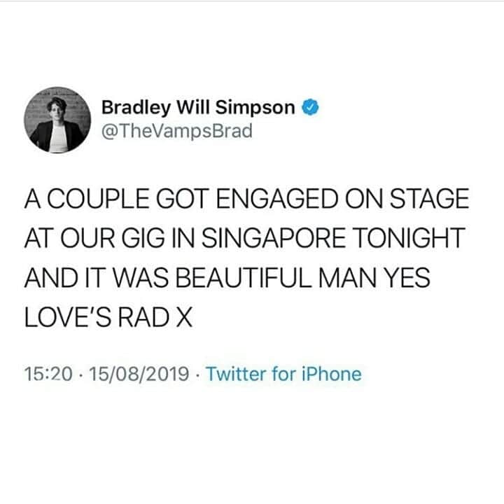 コナー・ボールのインスタグラム：「Brad via Twitter Plus, @thevamps has arrived Japan.」