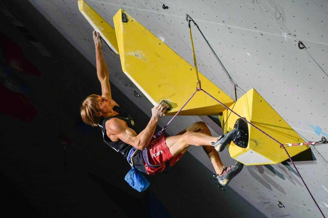 アレックス・メゴスさんのインスタグラム写真 - (アレックス・メゴスInstagram)「I don't think words can express the emotions and feelings of the past few days.  My bouldering performance was not as I would have wished for, but our young gun @yannick_flohe saved the honor with making it into bouldering finals! It was his first bouldering finals and he ended up on the podium with a bronze medal behind @tomoa_narasaki and @jakob.schubert! Huge respect and congrats for that 💪🏼 Lead has always been more my thing and after a good qualification round and a very good semifinals I knew I was capable of climbing onto the podium.  I'm grateful I could climb in finals yesterday evening with 7 other incredible athletes and even take home a silver medal! Congrats to @adam.ondra for yet another impressive performance and to @jakob.schubert for completing the lead podium. 🙌🏼 I want to take the time to thank my family and friends who always support me and believed in me. Without all of you I wouldn't be where I am right now. 🙏🏼 @patagonia_climb @redbullgermany @goretexeu @tenayaclimbing @sterlingrope @cafekraft_nuernberg @dmm_wales @frictionlabs @fazabrushes 📷 my Paps @jorgosmegos 🙌🏼 #stylefirst #carrotsforpower」8月16日 22時28分 - alexandermegos