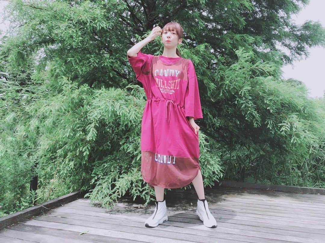 のインスタグラム：「.﻿ ﻿ 今日は降ったり晴れたり☔️☀️﻿ カッパ用意したのに必要なかった😞﻿ ﻿ #ファミえん﻿ ﻿ #rehearsal﻿ ﻿ #移動だったので楽着﻿ #楽だからドヤ顔してる﻿ ﻿ #まやまにあ﻿ ﻿ .」