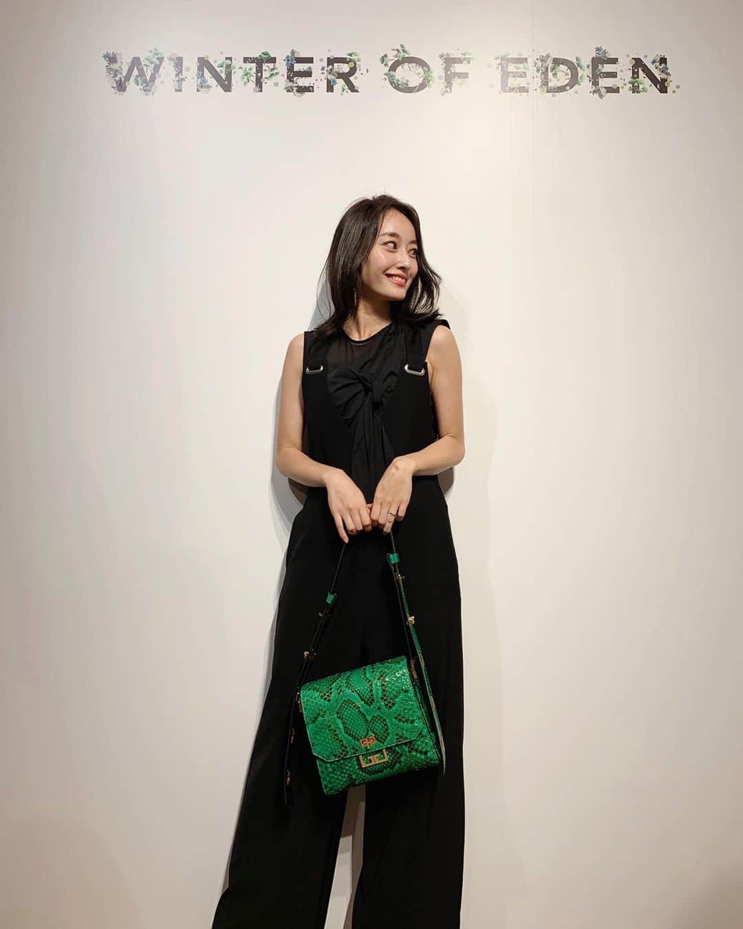 小祝麻里亜のインスタグラム：「GIVENCHYの新作バックローンチイベント に招待して頂きました🛍 ． ． スタイリッシュで使いやすそうなGIVENCHYの新作 Eden。どんなコーデにも合わせやすそうだし、サイズ感も🥰 ． 小さいのも大きのも可愛いな…🥺💭笑  帰りに可愛いミニブーケをいただきました💐 ． ． @givenchyofficial ＿＿＿＿＿＿＿ #Givenchy #GivenchyEden #ジバンシィ #新作バッグ #coordinate #look #fashion  #셀스타그램 #얼스타그램 #코디 #스타일링 #데일리 #데일리룩 #오오티디 #패션스타그램」
