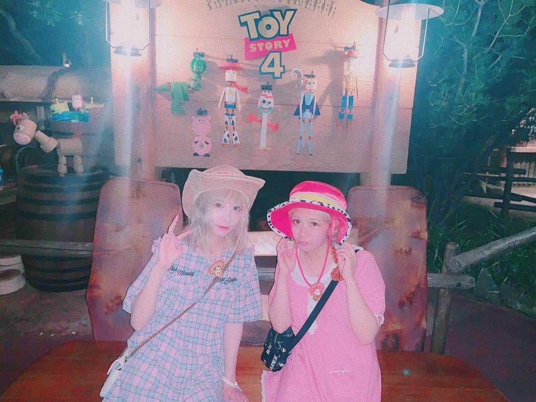 KARIN さんのインスタグラム写真 - (KARIN Instagram)「はむちゃん🐹ひかぷちゃん💗ももちゃん🍑とディズニー行ってきた〜たくさん話して楽しかったよ🧚‍♂️ #disney」8月16日 22時58分 - karin.tempurakidz