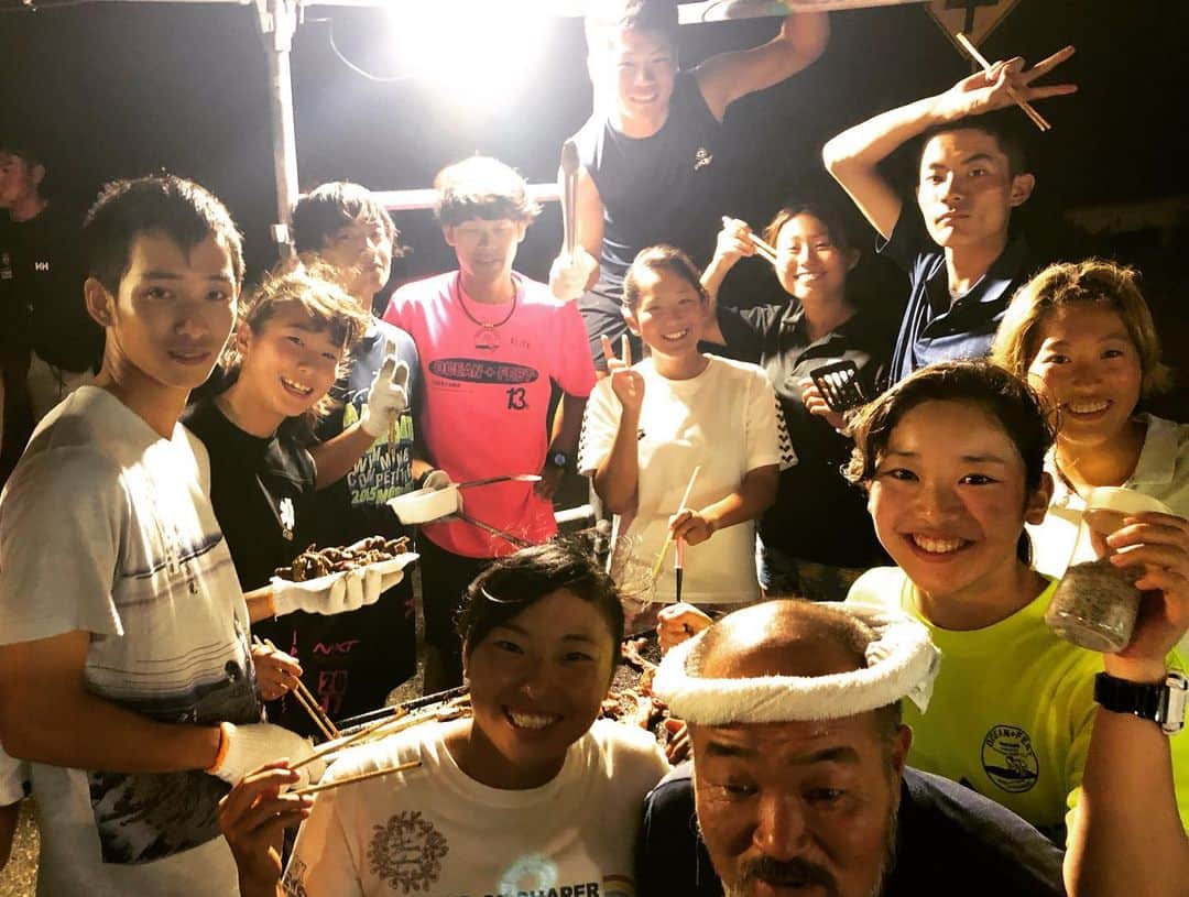 飯沼誠司さんのインスタグラム写真 - (飯沼誠司Instagram)「総勢約70名を超えるBBQ。 地元の方々に支えていただいて我々の活動が成り立っている。 毎年恒例行事。 この日はいつも原点に帰り、また未来も語る場。 大切な時間。 子供たちが多いのも嬉しい。 #tateyamasurfclub  #tateyamacity #bbq #感謝の集い」8月16日 23時04分 - seiji_iinuma