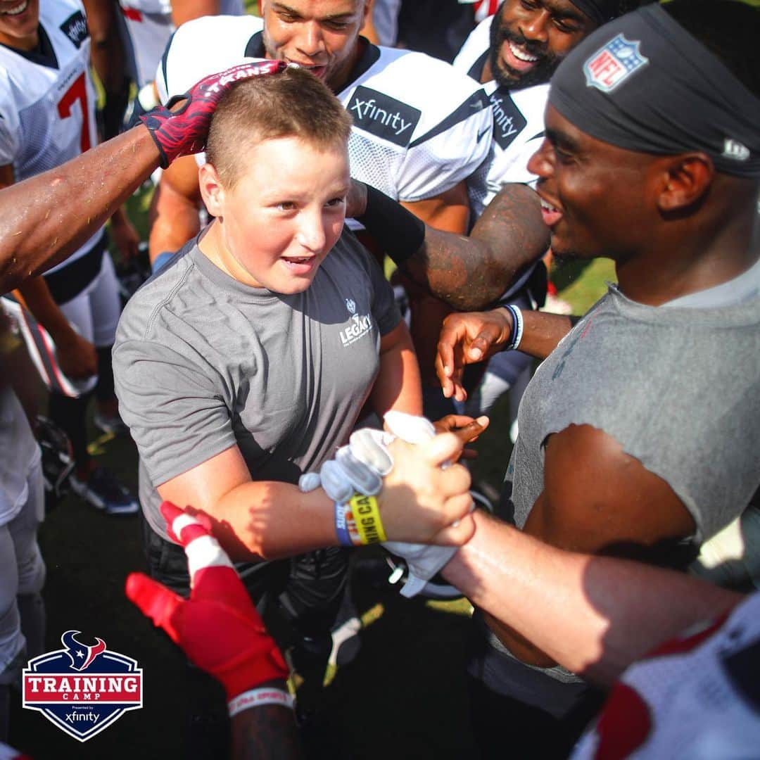 ヒューストン・テキサンズさんのインスタグラム写真 - (ヒューストン・テキサンズInstagram)「Thanks for joining us at practice yesterday, @calder_hodge_qb5! #TexansCamp」8月16日 23時04分 - houstontexans