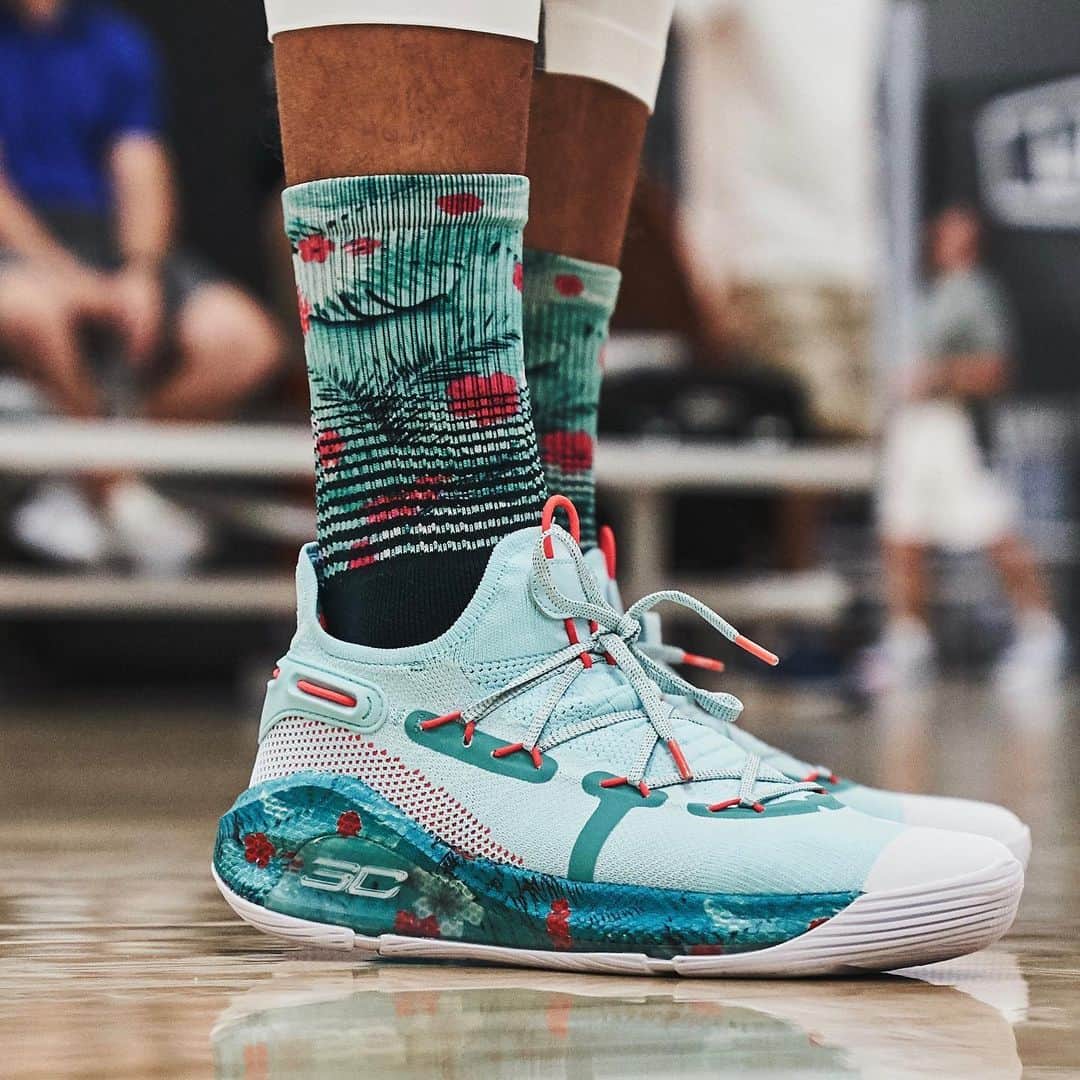 Under Armour Basketballさんのインスタグラム写真 - (Under Armour BasketballInstagram)「The Curry 6 SC30 Select Camp LE available now EXCLUSIVELY through the UA Shop App.  Link in bio to download.」8月16日 23時07分 - uabasketball