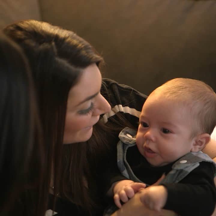 ディーナ・ニコール・コルテーゼのインスタグラム：「Woooo CJ made the trailer 🥰 lol I can’t wait for you all to see my little Meatball in action on #jsfamilyvacation 😍 Here’s what’s to come on this season of #JSFamilyVacation!」