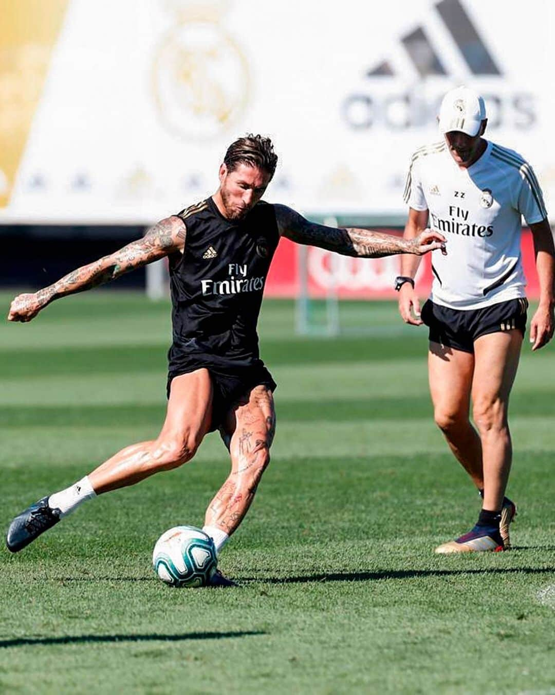 レアル・マドリードさんのインスタグラム写真 - (レアル・マドリードInstagram)「🔝 The boss 💪 El capitán ✅ Ready for LaLiga #RMLiga | #HalaMadrid」8月16日 23時22分 - realmadrid