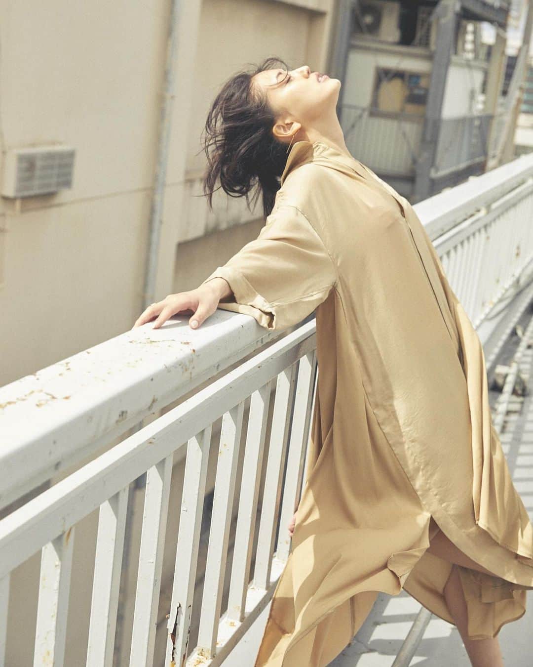 藤井夏恋さんのインスタグラム写真 - (藤井夏恋Instagram)「最近は風が気持ち良くて いい気分。外の空気を吸って 深呼吸をするふとした瞬間 好きだよ😌」8月16日 23時27分 - fujiikaren_official