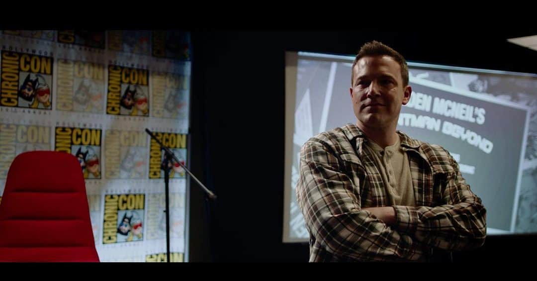ケヴィン・スミスのインスタグラム：「Happy Birthday @benaffleck! Thanks for not only building the View Askewniverse with me all those years ago, but also for coming back and resurrecting Holden McNeil in @jayandsilentbob  Reboot! You elevated the flick with one of my favorite scenes I’ve ever shot! But most of all, thanks for answering that text; I’d really missed you. #KevinSmith #benaffleck #birthday #JayAndSilentBobReboot」