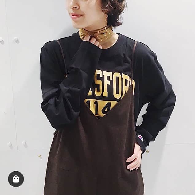 のインスタグラム：「カジュアルな日は、小物で女性らしさを。。。﻿ ﻿ tops(champion)¥3,900+tax﻿ allinone(slobe)¥12,000+tax﻿ scarf(slobe)¥3,000+tax﻿ ﻿ ▶︎画像をタップしてショッピング！﻿ ﻿ #SLOBEIENA﻿ #SLOBE﻿ #ienaslobe﻿ #SLOBEIENAルミネエスト﻿ #ルミネエスト﻿ #baycrews #2019ss_baycrews ﻿﻿﻿﻿﻿﻿﻿﻿﻿﻿﻿﻿﻿﻿﻿﻿﻿﻿﻿﻿﻿﻿﻿﻿﻿﻿﻿﻿﻿﻿﻿﻿﻿﻿﻿﻿﻿﻿﻿ #baycrews40周年」