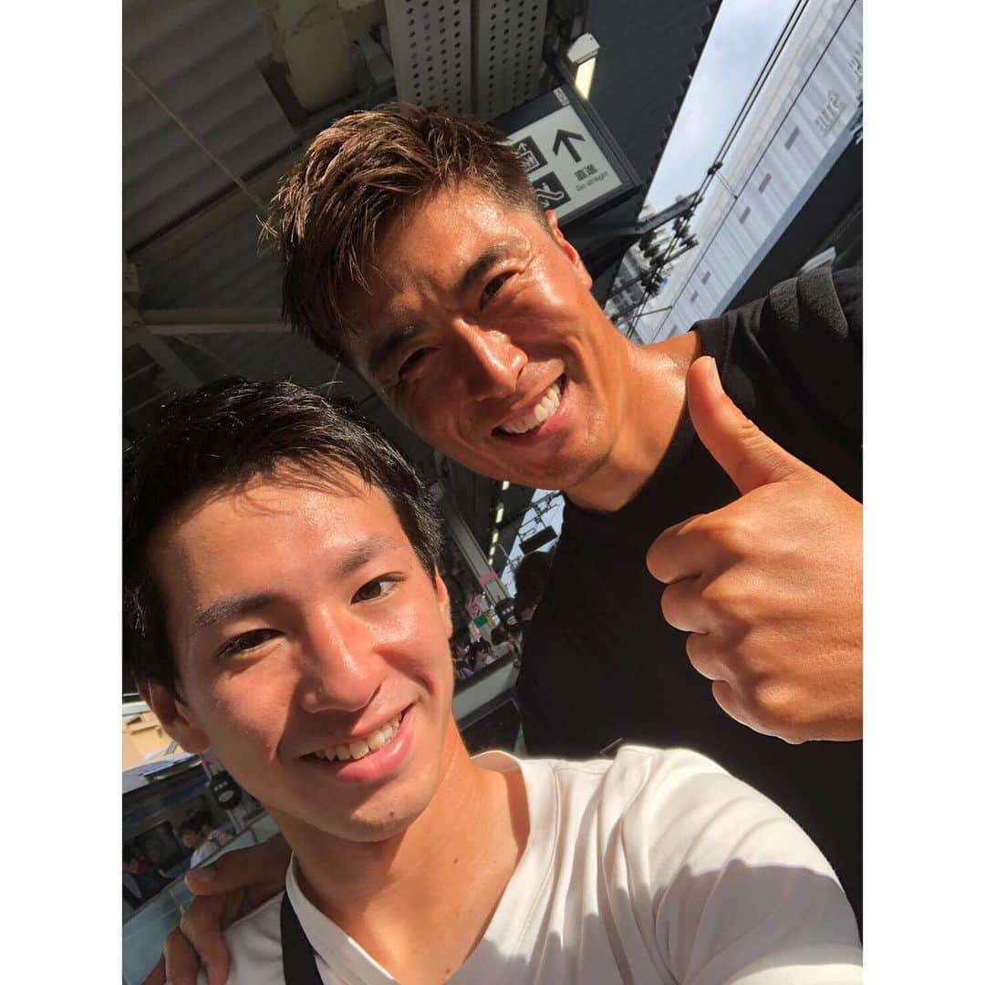 北野貴之さんのインスタグラム写真 - (北野貴之Instagram)「お盆の最後のオフは、昨日浦和に入りました。札幌から北海健児を引き連れ、人生が変わる就職活動のご縁を渡し、佐藤整骨院で治療後は、関東支部弟分を沖縄料理に集め、熱会をしました。 沖縄料理を囲み、乾杯前に一言。 「過ぎ去った昭和を忘れてはいけない。 今日あるのも、死をも恐れぬ愛国心で勇敢に戦った若い命が次々と燃え尽きていった。若き青春を終わらせていった者は多くいる。 豊かで平和な現在の繁栄は、この多くの犠牲の上に築かれていることを忘れてはならない。 日本人としの誇り、純白な心を持ち続けなさい。」 そんな熱い時間でしめて、米子へと戻ってきました。  #忘れるな#野心家#あり続けろ」8月16日 23時57分 - takashi_kitano