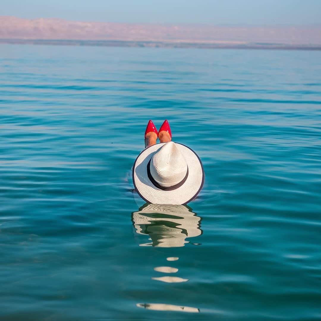 NikonUSAさんのインスタグラム写真 - (NikonUSAInstagram)「Happy Friday! Are you ready to head to the beach this weekend with this #NikonNoFilter photo by travel photographer @goralka102, shot in Jordan’s Dead Sea? Share your summer views with us using #NikonNoFilter for a chance to be featured! 📸: #Nikon #D750 with the AF-S #NIKKOR 24-70mm f/2.8G ED lens. #summer #beach #deadsea #jordan #travelphotography」8月17日 0時13分 - nikonusa