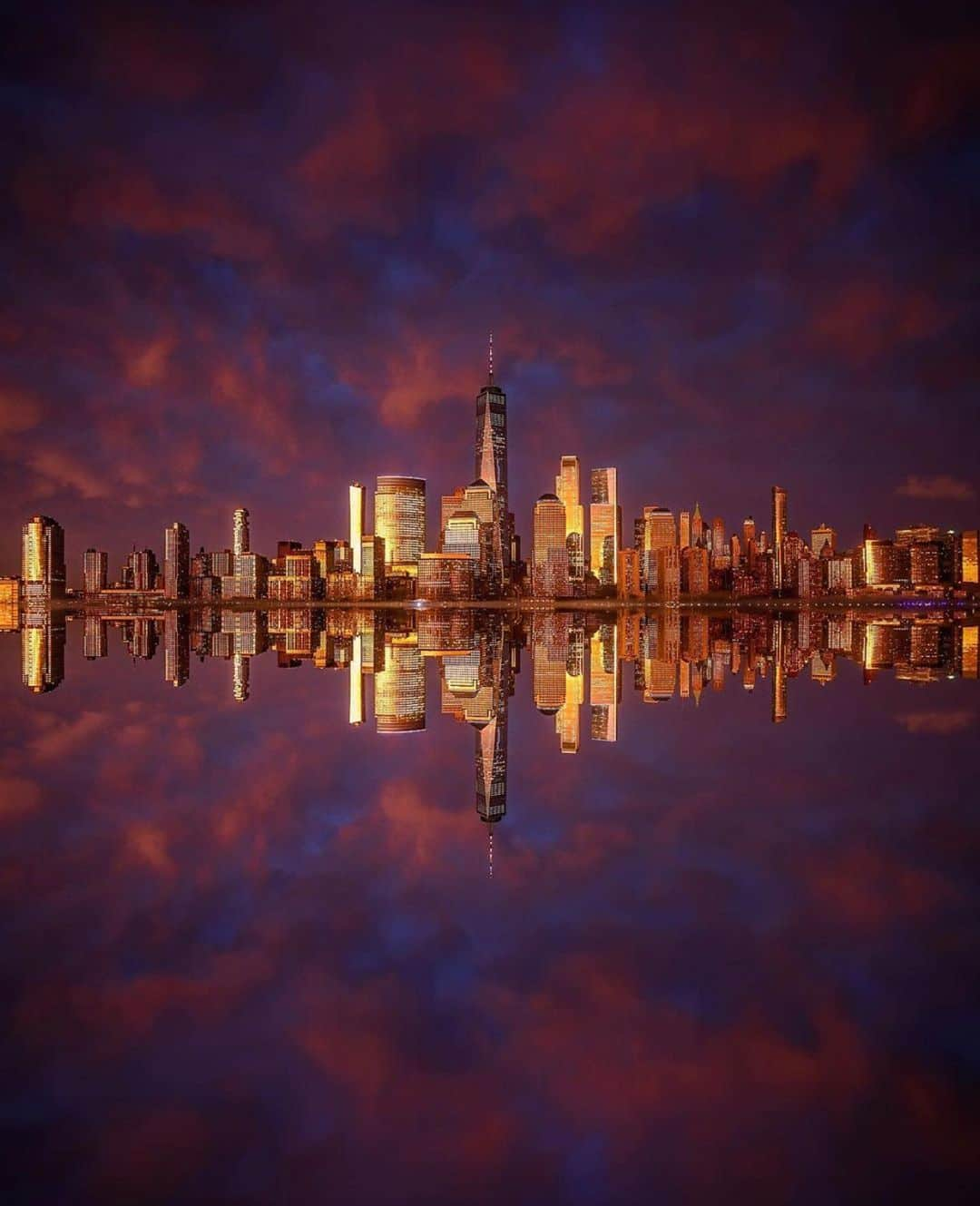 ボンド・ナンバーナインさんのインスタグラム写真 - (ボンド・ナンバーナインInstagram)「Stunning shot of downtown Manhattan captured by @beholdingeye  #bondno9 #bondno9ny #newyork #newyorkcity #nyc #manhattan #financialdistrict #fragrance #perfume #love」8月17日 0時36分 - bondno9ny