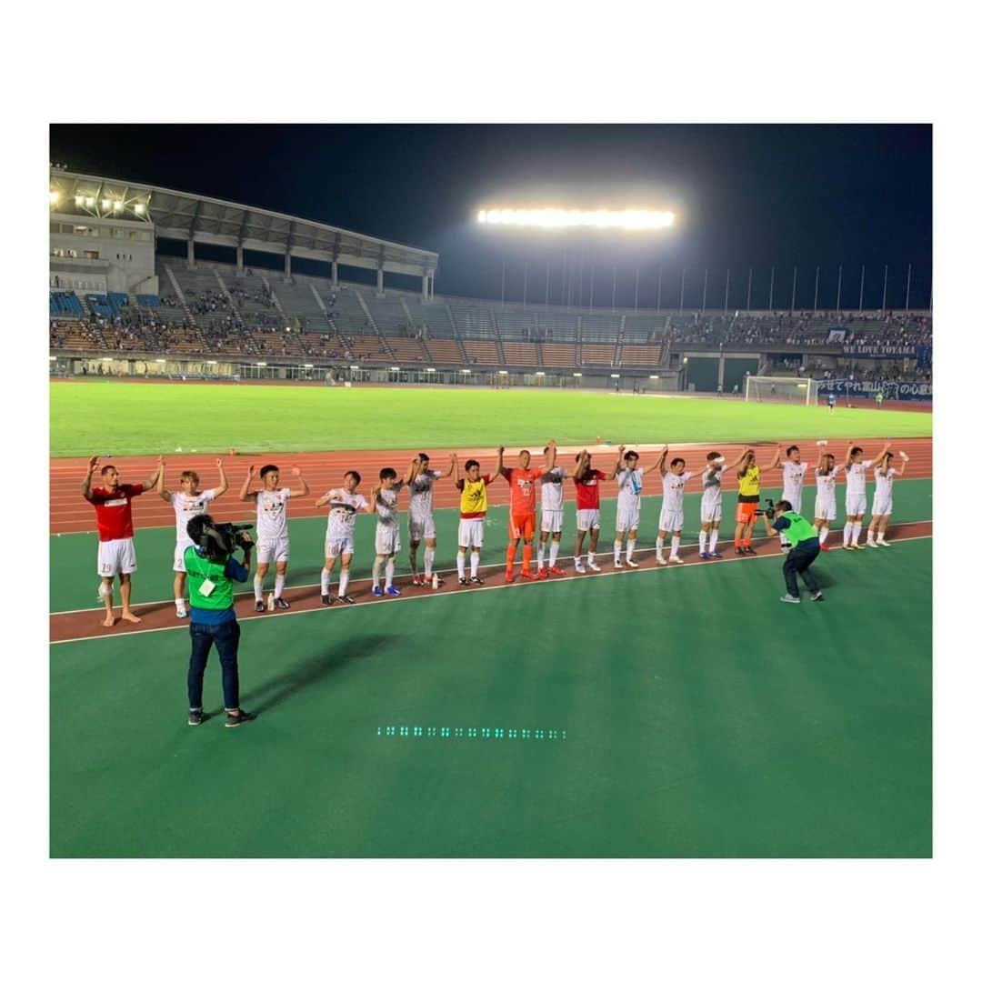 峰麻美さんのインスタグラム写真 - (峰麻美Instagram)「⚽️天皇杯 vsカターレ富山⚽️ フェーン現象で鬼暑い中だったけど、本当に勝ててよかった！！ 飲食物の売店逆サイドにしかなかったけど、やっぱスタジアムで飲むビールは最高だった🍺  みなさんお疲れさまでした👍  #soccer #football #jleague #j1 #vegalta #サッカー #天皇杯 #jリーグ #ベガルタ仙台 #カターレ富山 #サッカー好き女子 #ベガサポ #beer #ilovebeer #beerstagram #ビール #ビール党 #ビール部 #ビアスタグラム #ビール女子 #ビール好き女子 #ビールクズ #クズ活 #居酒屋すたじあむ富山店」8月17日 0時53分 - asaaaaami.0702