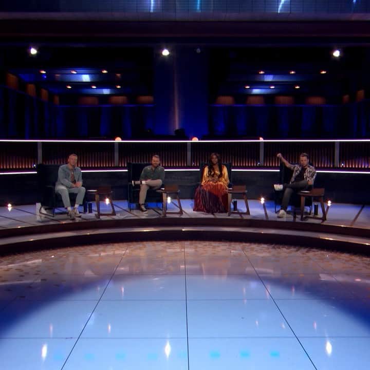 マックルモアーのインスタグラム：「Deleted scenes from my hit TV show “Songland” (actually isn’t mine at all but let’s just pretend for this post)」