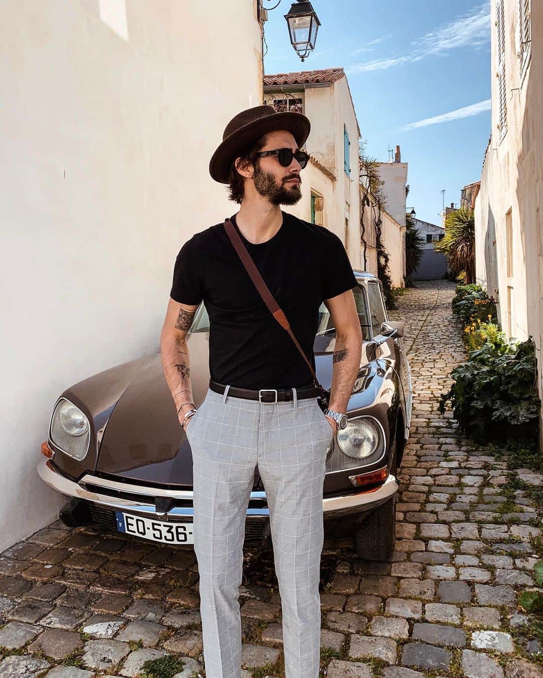 NICOLAS SIMOESのインスタグラム：「Summer looks are not over yet ✨」