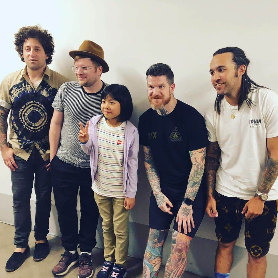 かねあいよよかさんのインスタグラム写真 - (かねあいよよかInstagram)「I played drums with Fall Out Boy in SUMMER SONIC 2019 Tokyo🥁﻿ It was very fun❗️﻿ They were very kind and the 4 coolest people⭐️﻿ Let's do it together again🤗﻿ ﻿ SUMMER SONIC東京、マウンテンステージのトリ、Fall Out Boyの皆さんと“Sugar We're Going Down”をやりました🥁﻿ ぶっつけ本番だったけど、とっても楽しかったです🤗﻿ メンバー皆さん本当にやさしくてカッコ良かった⭐️﻿ またぜひやりましょう！﻿ 聴いてくれたみなさん、ありがとうございました❗️ #falloutboy #fob #summersonic #サマソニ #yoyoka #よよか」8月17日 1時15分 - yoyoka_drums