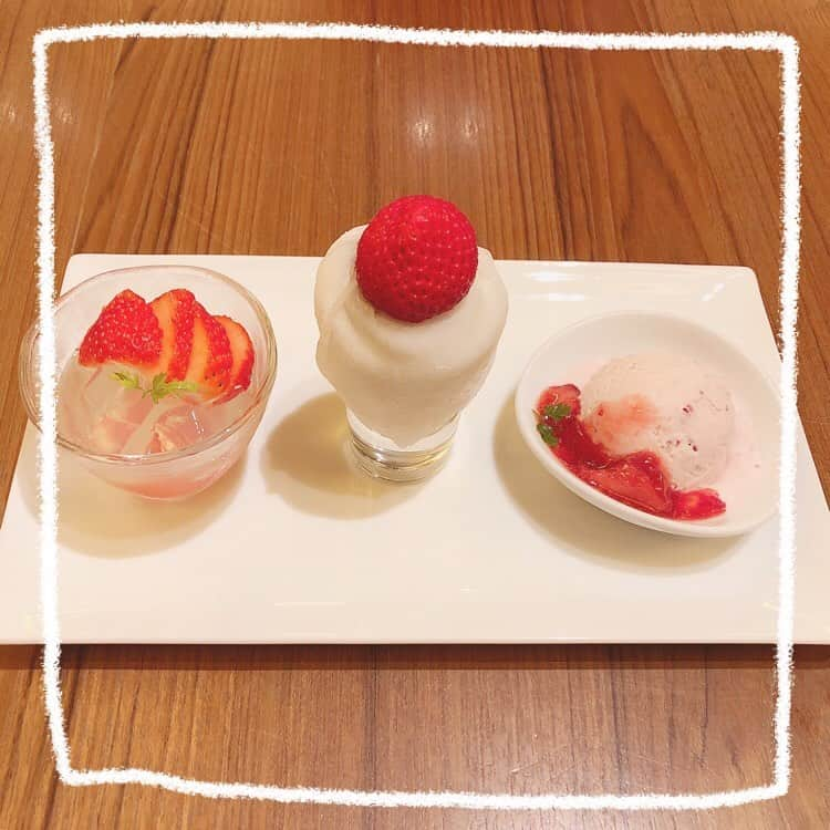 松本愛花さんのインスタグラム写真 - (松本愛花Instagram)「🍓 * * * * 名古屋に行った時の 空き時間にちょっくら‪♥︎ * * 抹茶のメニューも 沢山あったけど、いつも抹茶やから たまにはイチゴにしてみよう！ って頼みましたっ✌🏻️❤️ * * 甘酸っぱくて おいしかったーっ‪‪☺︎‬ * * 真ん中のやつは キャンドル風いちご大福🍓 その商品名に惹かれた、、(笑) 右側のあまおう苺のソースといちごが乗ったアイス🍨 左のはあまおういちごの乗ったゼリー‪♥︎ * * * * #名古屋  #名古屋カフェ  #わらん #いちご #イチゴ #いちごアイス  #いちご大福」8月17日 12時17分 - aika_matsumoto.official