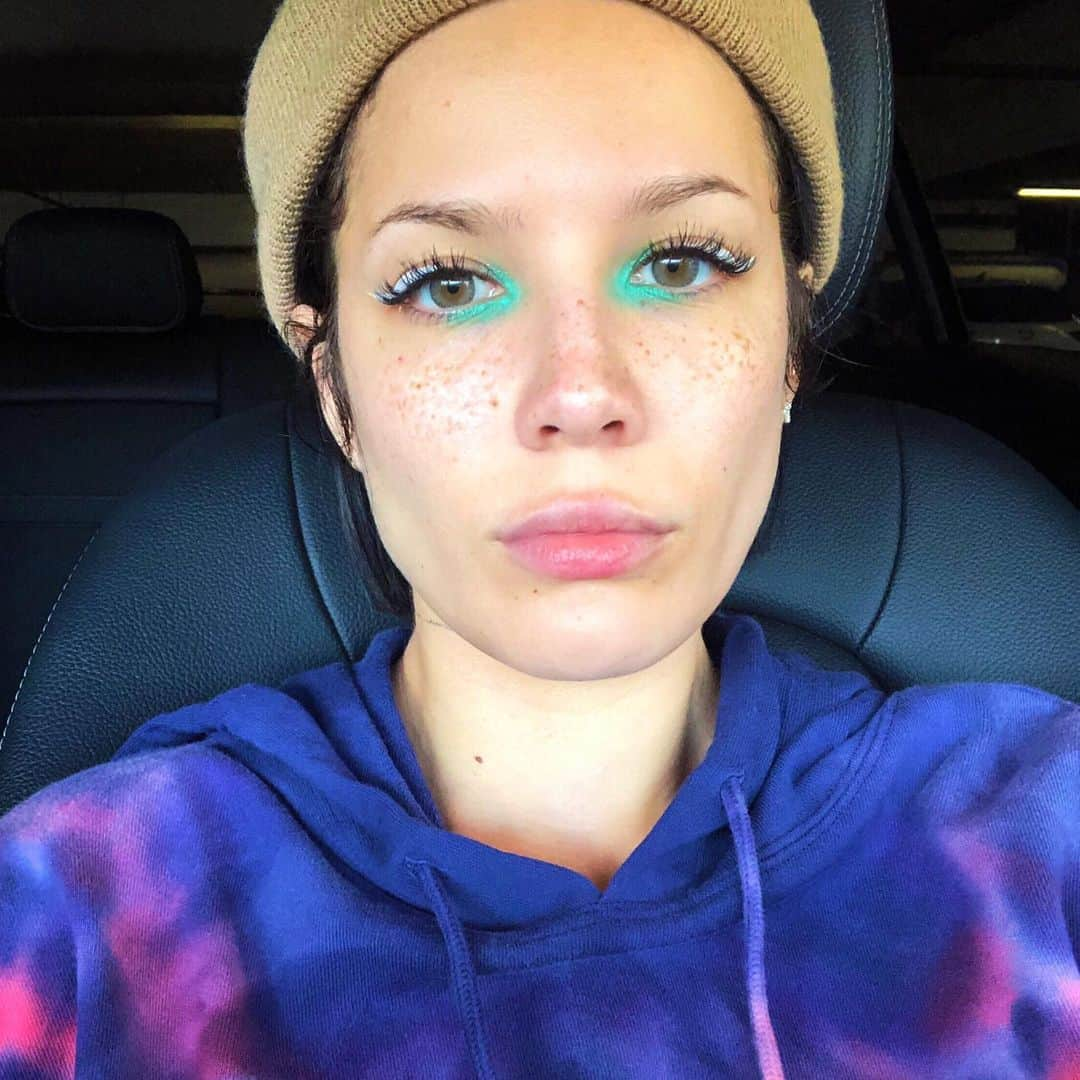 Halseyさんのインスタグラム写真 - (HalseyInstagram)「baby the face 🐢」8月17日 12時14分 - iamhalsey