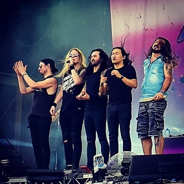 DragonForceさんのインスタグラム写真 - (DragonForceInstagram)「Massive thank you to our fans @summerbreezeopenair In Germany! That was a lot of fun! New album #ExtremePowerMetal and tour to be unleashed on Sep 27th 2019! Are you ready for #dragonforce #hermanli #livestream #guitarist #guitarsolo #samtotman #heavymetal #metalband #guitarhero #powermetal #steviet #steveterreberry @steventerreberry #djent #triangle #retrogaming #arcadegames #arcadecabinet #skyrim? . . Reposted from @gig.moments (@get_regrann) -  DragonForce at Summer Breeze Open Air 2019. Second last show with bass player Frederic Leclercq. #sboa #summerbreezeopenair #dragonforce #extremepowermetal - #regrann」8月17日 11時44分 - dragonforcehq