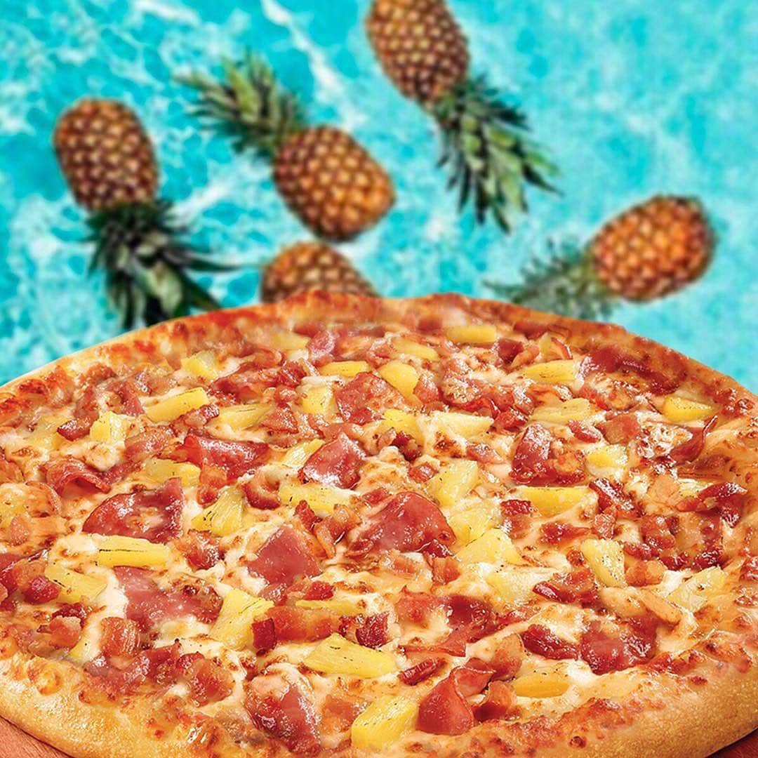 ピザハットさんのインスタグラム写真 - (ピザハットInstagram)「【本日は８(パ)１(イ)７(ナップル)の日にゃ〜(ΦωΦ)♪】 * そんな今日は、パイナップルの甘みとペーコンの塩味がやみつきになる"ハワイアン"ピザが食べたくなるにゃ〜♪(﹡’ω’﹡) * * * #ピザハット #pizzahut #pizza #ピザ #pizzaday #pizzatime #ピザパ #ぴざ #ピザパーティー #ねこ #猫 #cat #ねこ部 #ニャンスタグラム  #ニャンバサダー #catsofinstagram #cats_of_instagram #cats #catstagram #kawaii #meow #catlover #ネコ #ピザキャット #TREAT #夏 #summer #ハワイアン #パイナップルの日 #パイナップル」8月17日 12時00分 - pizza_hut_japan