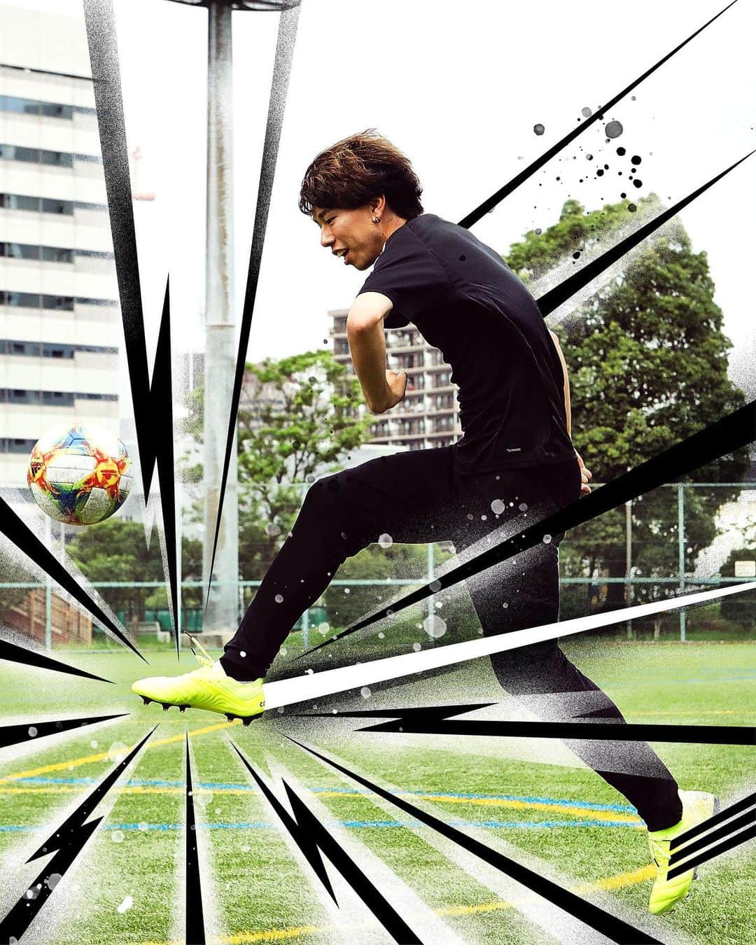 ADIDASTOKYOさんのインスタグラム写真 - (ADIDASTOKYOInstagram)「“自分はいま20歳になって、かれこれ13年間サッカーを続けていますが、ここまで続けることができている明確な理由は自分でもわかりません。正直、辞めたいと思ったことも何度かありました。 でも結局、ボールを蹴っている時間は何事にも変えられない楽しさがあり、自分がサッカーをしていない姿を想像することができませんでした。 サッカーは唯一継続することができている”好きなこと”であり、同時に自分の過去〜未来の人生において、どんな形であってもなくてはならないものであると思っています。” -@small_salt.0414 #DareToCreate . 📸: @munetakanyc 🎨: @kazoomori . #COPA19 #サッカー #adidastokyo #アディダス #東京」8月17日 12時07分 - adidastokyo