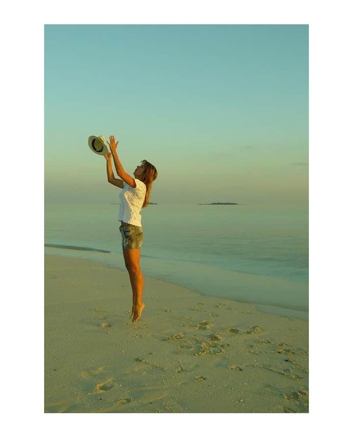 のインスタグラム：「Enjoy every moment and play like when you were just a child⁠ ⁠ #ss19 #primavera #springsummer #collection #ktistores #spring #summer  #travel #voyage #kristinati #moments #feeling #memories ⁠」