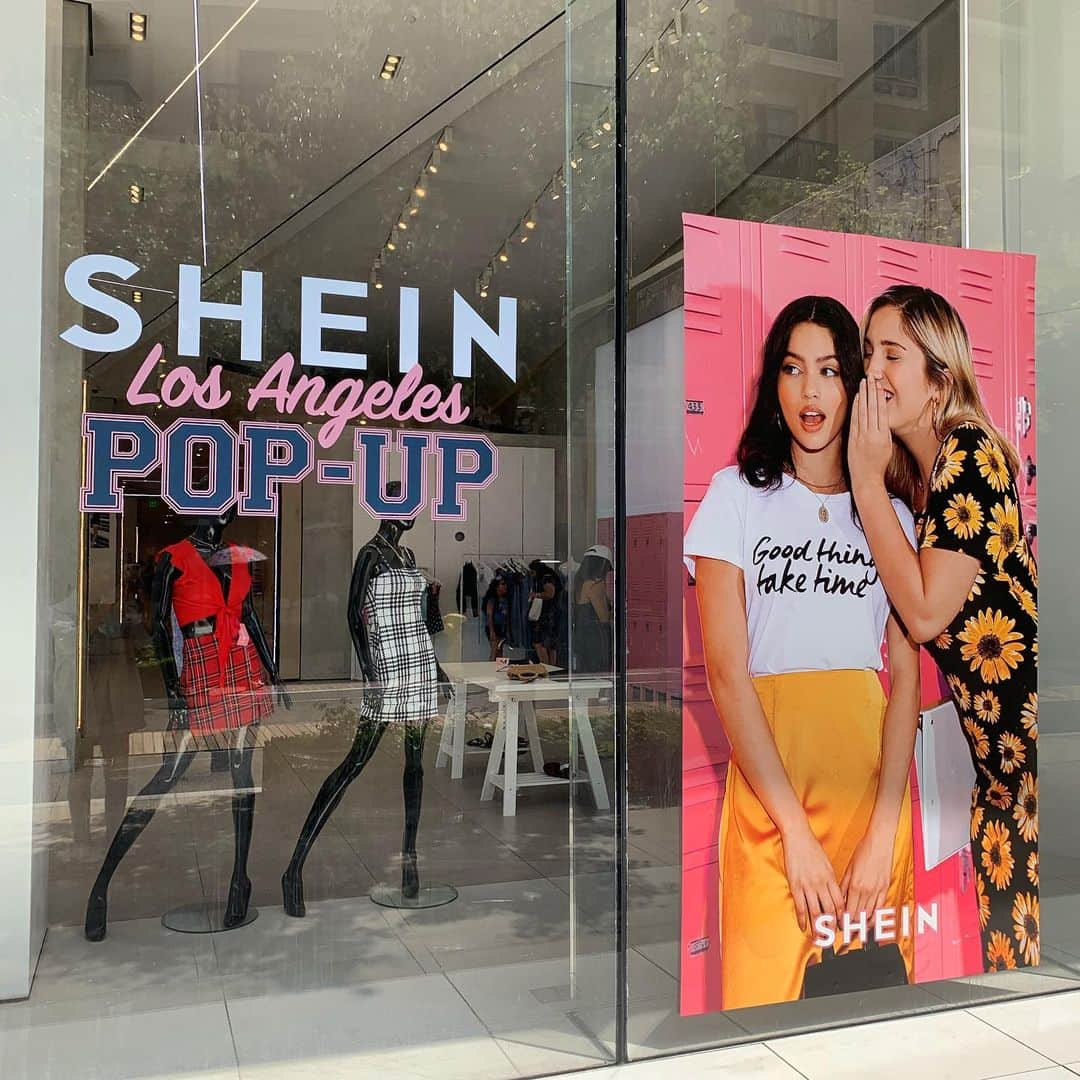 SHEINさんのインスタグラム写真 - (SHEINInstagram)「💞LA: Our shop is now OPEN!😍🛍 Come shop our exclusive SHEIN collection to prep your back to school looks! We’re open for 3 DAYS ONLY - see you here! Tag your favorite LA babes below & let them know to meet you here! #SHEINtakesLA Bring your student ID to get 15% off your in-store purchase!😍🎒 Open Shop Hours:  8/16 & 8/17 10AM-10PM 8/18 11AM-9PM 📍 863 Americana Way, Glendale, CA 91210」8月17日 3時40分 - sheinofficial