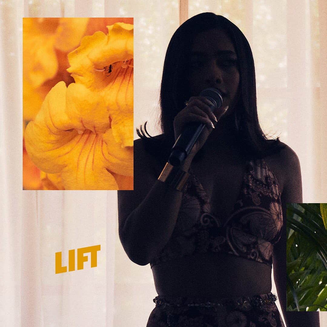 Vevoさんのインスタグラム写真 - (VevoInstagram)「If you haven’t fallen in love with @KianaLede yet, you definitely will after this dreamy performance. Get lost in the singer/songwriter’s captivating rendition of “Shawty” for #Lift now! ⠀⠀⠀⠀⠀⠀⠀⠀⠀ ▶️[Link in bio] #KianaLede #Shawty」8月17日 3時46分 - vevo