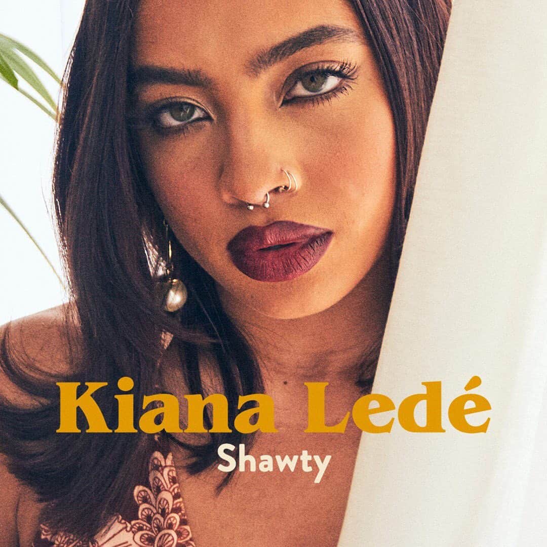 Vevoさんのインスタグラム写真 - (VevoInstagram)「If you haven’t fallen in love with @KianaLede yet, you definitely will after this dreamy performance. Get lost in the singer/songwriter’s captivating rendition of “Shawty” for #Lift now! ⠀⠀⠀⠀⠀⠀⠀⠀⠀ ▶️[Link in bio] #KianaLede #Shawty」8月17日 3時46分 - vevo