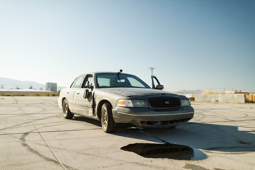 ケン・ブロックさんのインスタグラム写真 - (ケン・ブロックInstagram)「Rallycross is a lot of fun, but it’s also expensive. $500 Crown Vic rallycross is ALSO a lot of fun, and it’s less expensive. But the action is still similar and the damage is still the same. Ha. Hit the link in my bio to catch these in action and see who won in a race between myself, @Arpin00 and @mister_zachary. #CrownVicCarnage」8月17日 3時50分 - kblock43