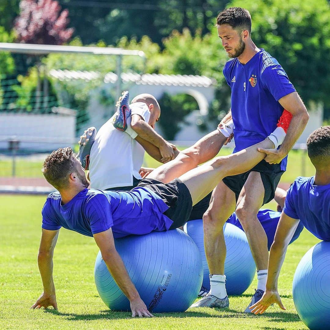 シルヴァン・ヴィドマーさんのインスタグラム写真 - (シルヴァン・ヴィドマーInstagram)「Together we are stronger buddy @rickyvw9  I am there for you, stay strong and always positive 🙏💪➕」8月17日 4時05分 - silvanwidmer