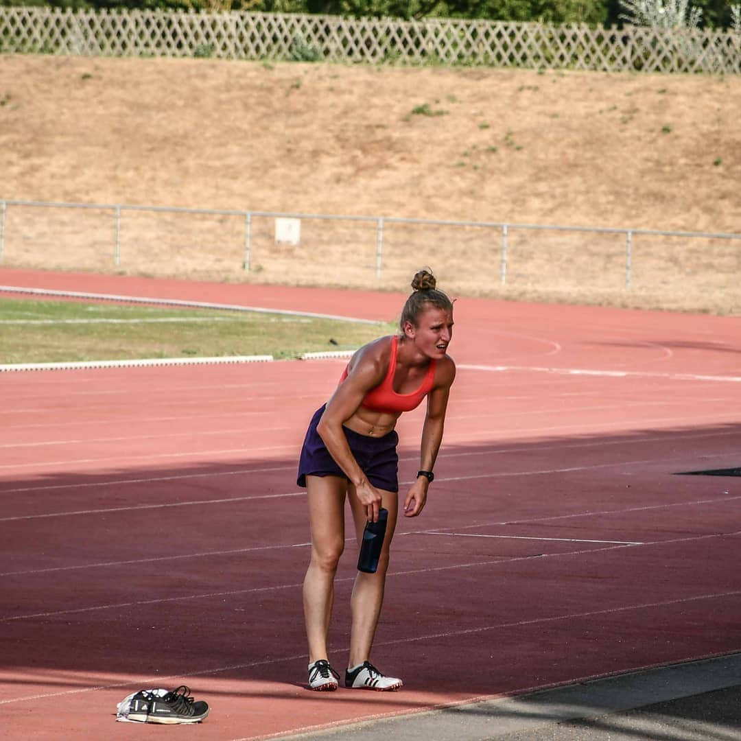 Amandine BROSSIERさんのインスタグラム写真 - (Amandine BROSSIERInstagram)「"Quoi un couloir s'est libéré sur le @meetingparis ?!" Merci pour tout @manag_r 🙌🏻 #meetingdeparis #diamondleague #trackandfield #runfaster #400m #lane1 #sohappy」8月17日 4時18分 - amandine.brossier