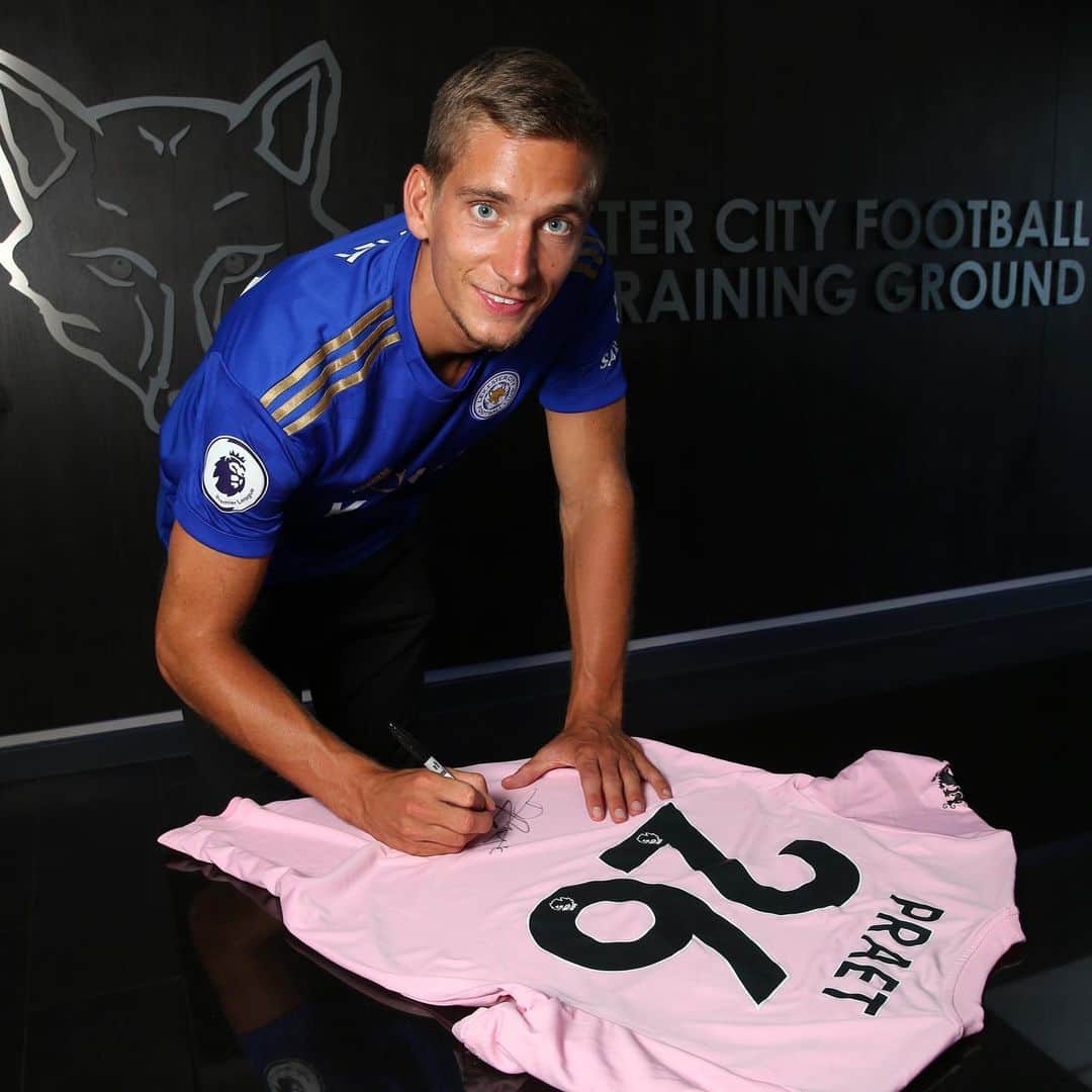レスター・シティFCさんのインスタグラム写真 - (レスター・シティFCInstagram)「Fancy winning a 2019/20 pink away shirt signed by @DennisPraet? 🤩  Head to lcfc.com! 📲」8月17日 4時13分 - lcfc