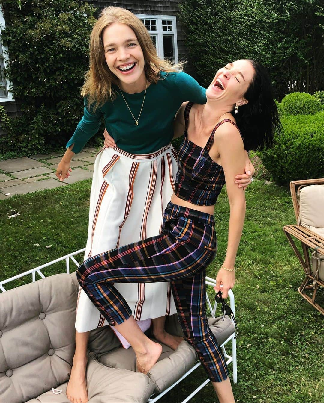 ナタリア・ヴォディアノヴァさんのインスタグラム写真 - (ナタリア・ヴォディアノヴァInstagram)「best friend means the best vacation👯‍♀️ swipe to see the real us🤣🥰 📸 by @antoinearnault #bbf」8月17日 4時33分 - natasupernova