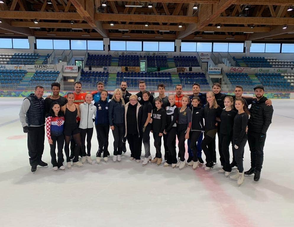 Martin Bidařさんのインスタグラム写真 - (Martin BidařInstagram)「Thx everybody for great time in Italy😍🤗💪🏼⛸🇮🇹 @mozer_team  #camp #figureskating #done #pizza #love」8月17日 4時37分 - martinbidar13